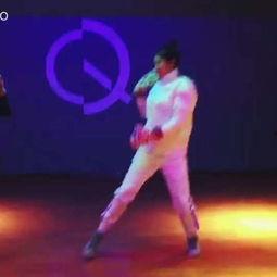 小老虎舞成人舞蹈视频,唤醒沉睡的野性，舞动青春风采