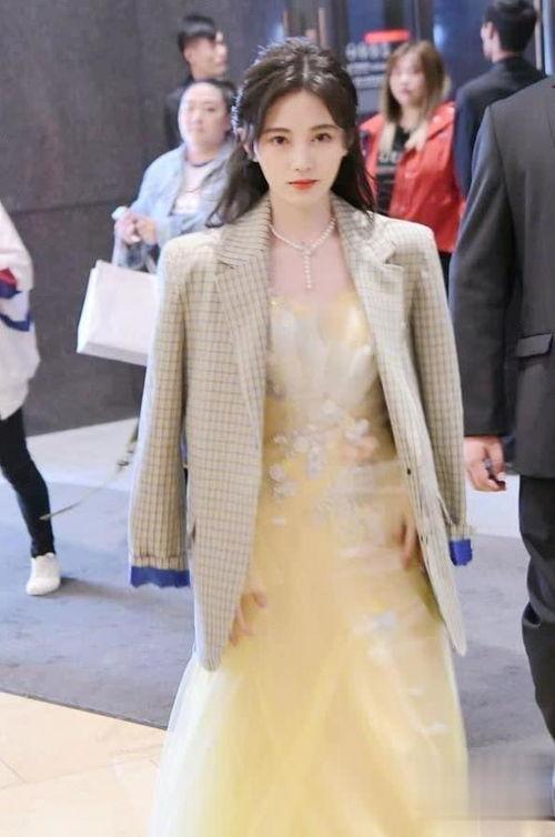 成人纱裙外景视频大全,成人纱裙外景风采集锦