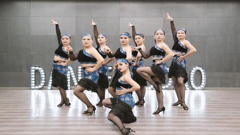 成人手势舞比赛视频,成人手势舞大赛精彩瞬间回顾