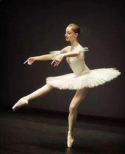 成人芭蕾舞比赛视频下载,成人芭蕾舞比赛精彩瞬间回顾