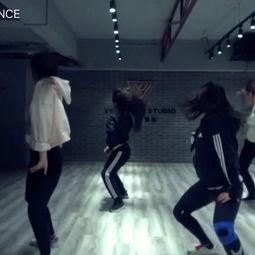 法兰成人街舞视频,动感舞步演绎街头魅力