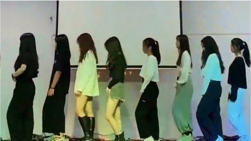 成人爆改女装视频大全,成人爆改女装视频大全，教你轻松变身潮流达人