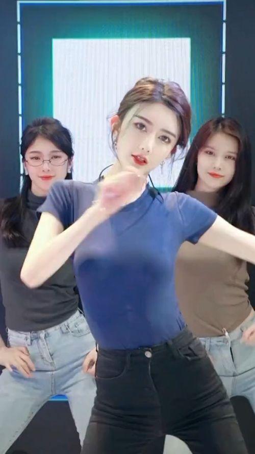 成人爆改女装视频大全,成人爆改女装视频大全，教你轻松变身潮流达人